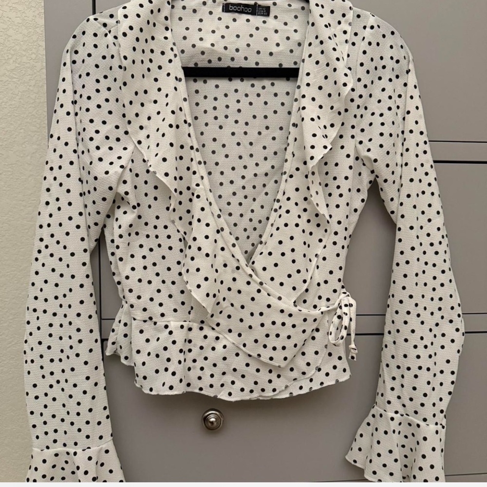 Boohoo Black and White Polka Dot Ruffle Blouse